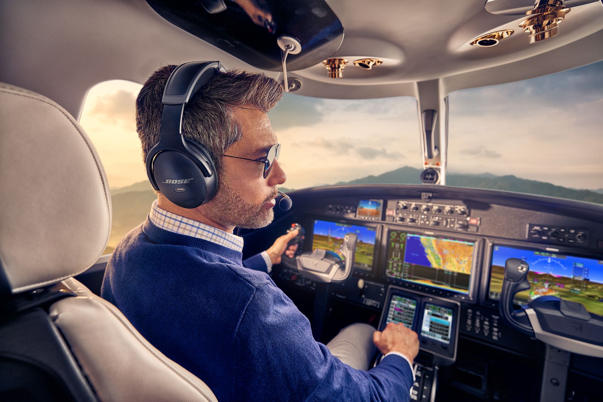 Aviation_Headset_A30_Professional_M2-MaleBack